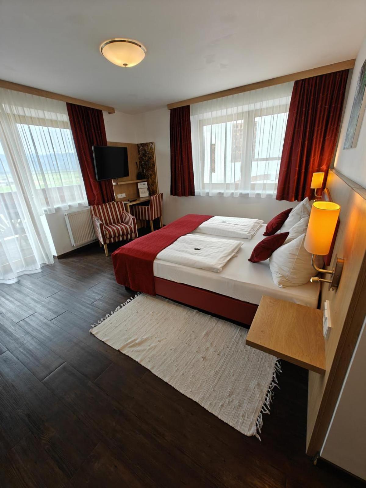 Hotel Restaurant Perschler Rattenberg  Ngoại thất bức ảnh